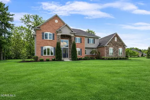 3813 Timber Valley Dr, Maumee, OH 43537