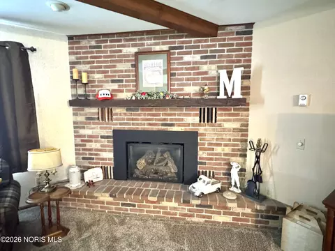 Living - 9513 County Rd E, Hamler, OH 43524 photo 3 of 5