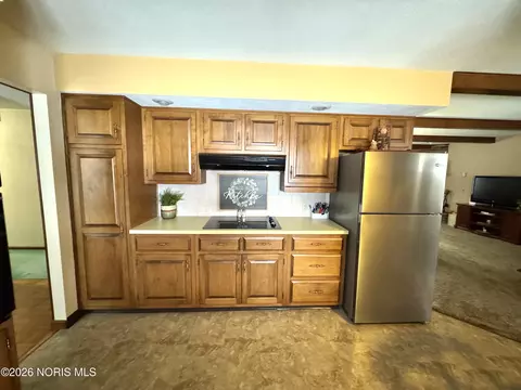 Kitchen - 9513 County Rd E, Hamler, OH 43524 photo 2 of 3