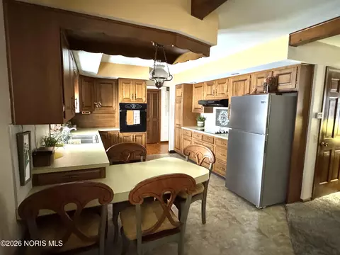 Kitchen - 9513 County Rd E, Hamler, OH 43524 photo 3 of 3