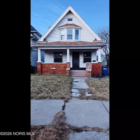 1038 Pinewood Ave, Toledo, OH 43607