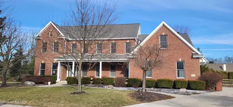 6048 Settlers Ridge Cir, Sylvania, OH 43560