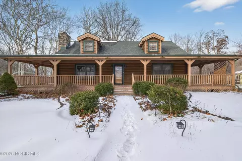 17884 Euler Rd, Bowling Green, OH 43402