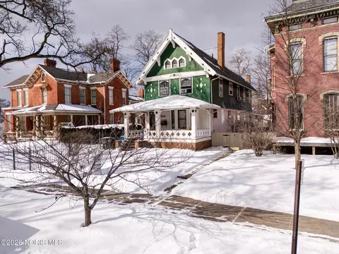 1115 N Superior St, Toledo, OH 43604