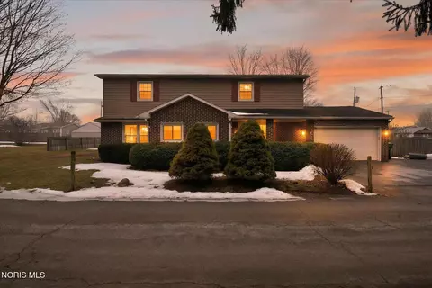 101 Gorrill Dr, Wayne, OH 43466