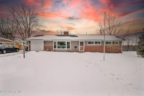 4834 Glen Oaks Dr, Toledo, OH 43613
