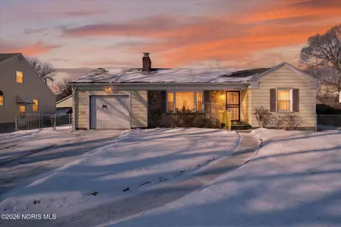 3333 Beaumont Dr, Toledo, OH 43608