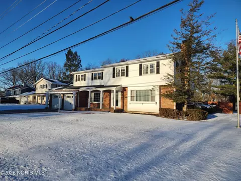 140 Wayne Park Dr, Napoleon, OH 43545