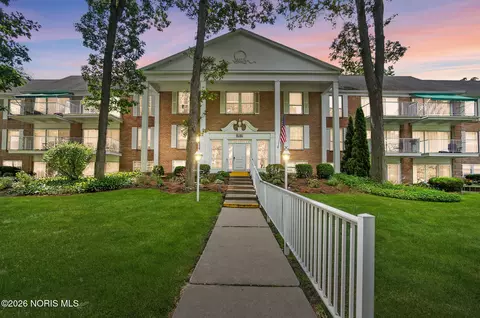 5679 Monroe St #504, Sylvania, OH 43560