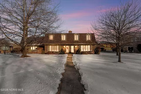 5655 Cresthaven Ln, Toledo, OH 43614