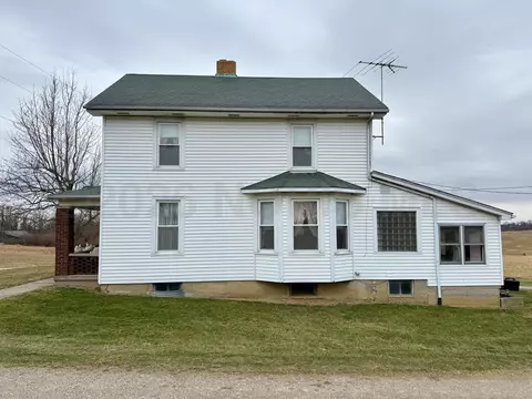 Exterior - 1082 Warvel Rd, Hamilton, OH 45013 photo 2 of 8