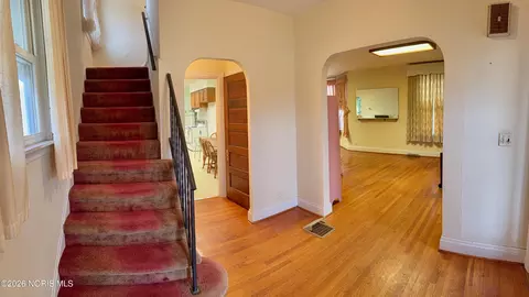 Entry Way - 1082 Warvel Rd, Hamilton, OH 45013 photo 5 of 5