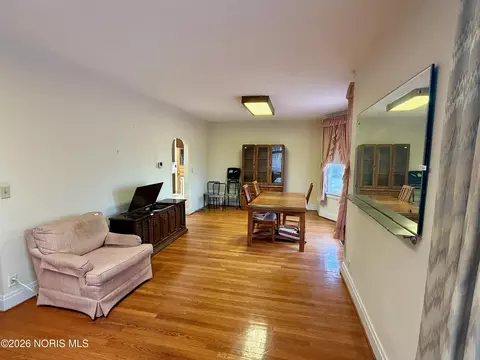 Dining - 1082 Warvel Rd, Hamilton, OH 45013 photo 2 of 2