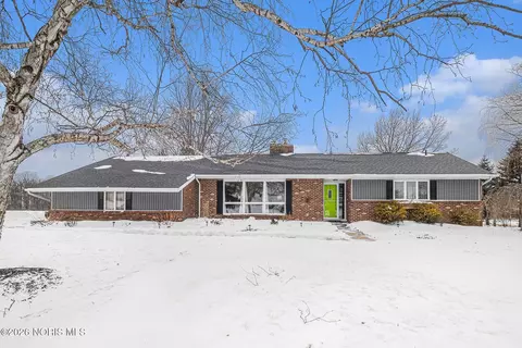 19901 Bradner Rd, Pemberville, OH 43450