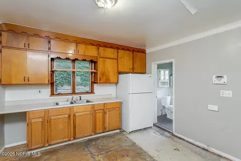 329 E Lake St, Toledo, OH 43608 photo 40