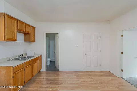 329 E Lake St, Toledo, OH 43608 photo 21