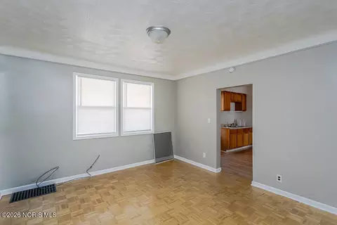 329 E Lake St, Toledo, OH 43608 photo 6