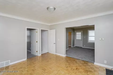 329 E Lake St, Toledo, OH 43608 photo 8