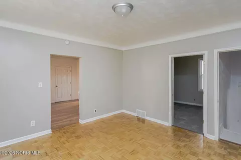 329 E Lake St, Toledo, OH 43608 photo 7