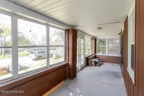 329 E Lake St, Toledo, OH 43608 photo 5