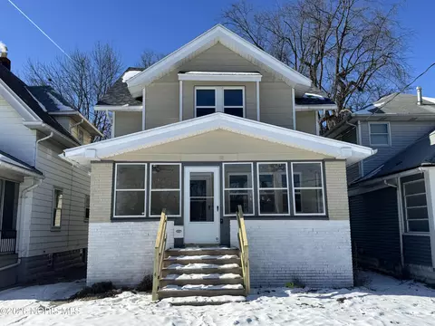 3945 Hazelhurst Ave, Toledo, OH 43612