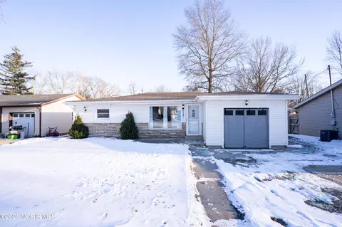 1581 Westgate Dr, Defiance, OH 43512