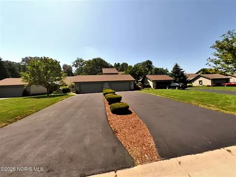 2822 Pleasant Hill Rd, Maumee, OH 43537