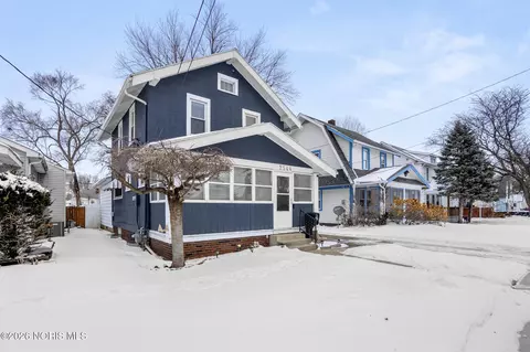 2544 Oak Grove Pl, Toledo, OH 43613