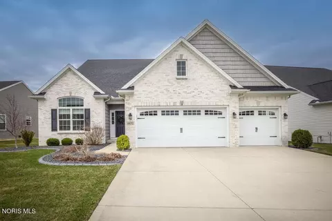 6102 Double Eagle Ct, Waterville, OH 43566