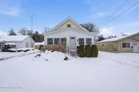 914 Sawyer Rd, Toledo, OH 43615