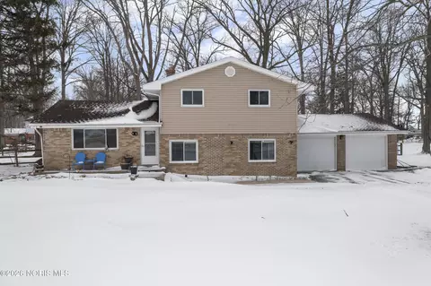 1611 Latcha Rd, Millbury, OH 43447