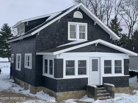 8205 Independence Rd, Defiance, OH 43512