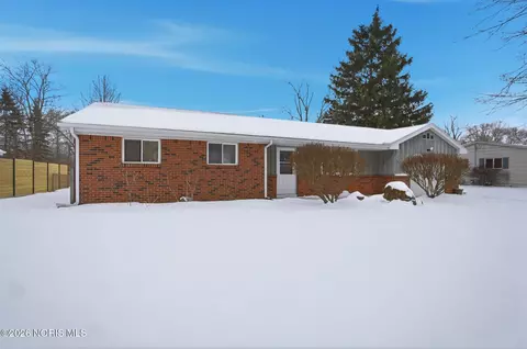 519 Mettabrook Dr, Swanton, OH 43558