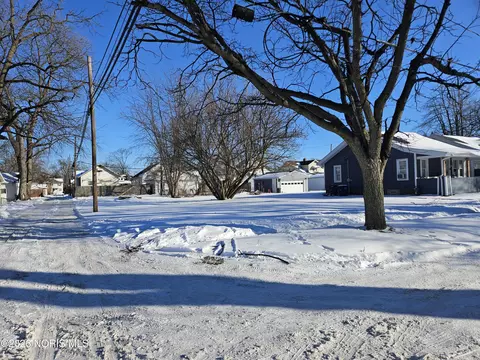 915 Atlantic Ave, Toledo, OH 43609