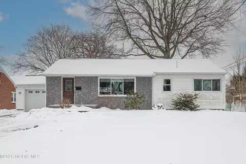 306 Fulton St, Swanton, OH 43558