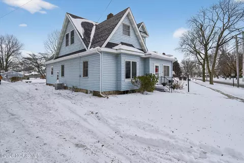 302 Adrian St, Delta, OH 43515