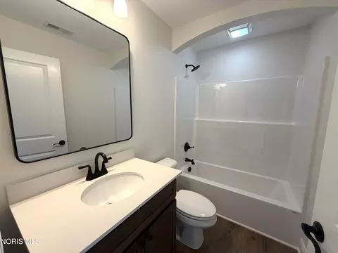 Bath - 1396 Thomas Ln, Waterville, OH 43566 photo 1 of 1