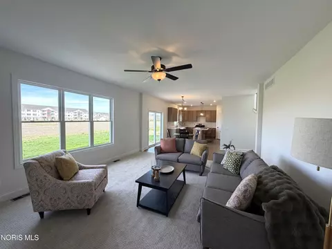 Living - 1396 Thomas Ln, Waterville, OH 43566 photo 3 of 4