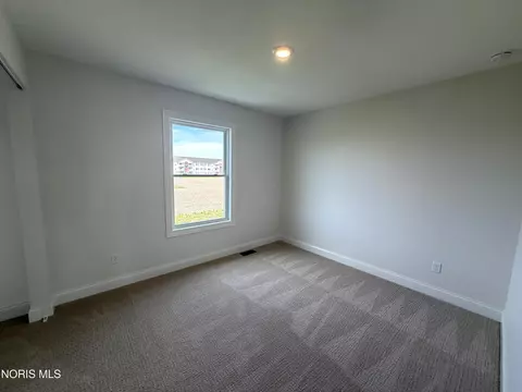 Bedroom - 1396 Thomas Ln, Waterville, OH 43566 photo 1 of 5