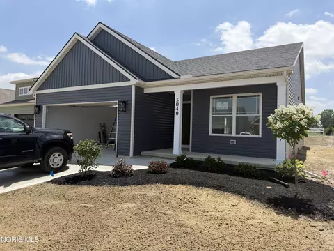 5040 Easton Dr, Oregon, OH 43616