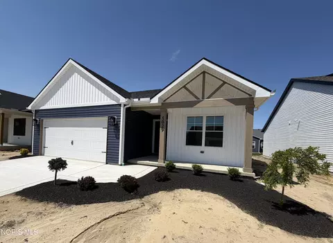 5029 Easton Dr, Oregon, OH 43616