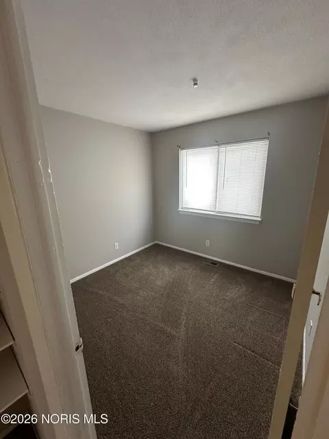 Bedroom - 4039 Hill Ave, Toledo, OH 43607 photo 4 of 5