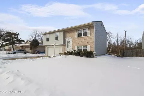 2611 Coveview Dr, Toledo, OH 43611