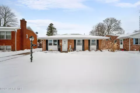 6145 Hiddenbrook Dr, Toledo, OH 43613