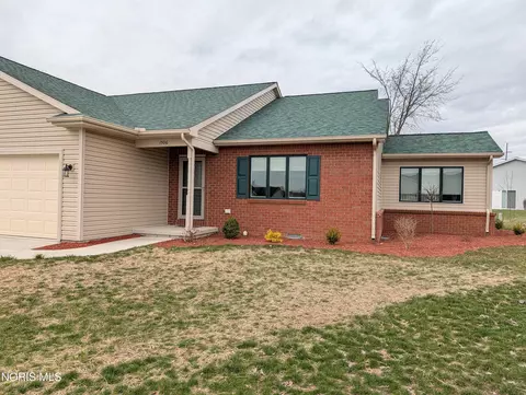 1506 Bristow Ct, Defiance, OH 43512