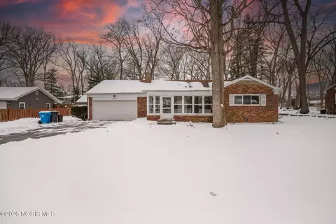 5143 Fairgreen Dr, Toledo, OH 43613