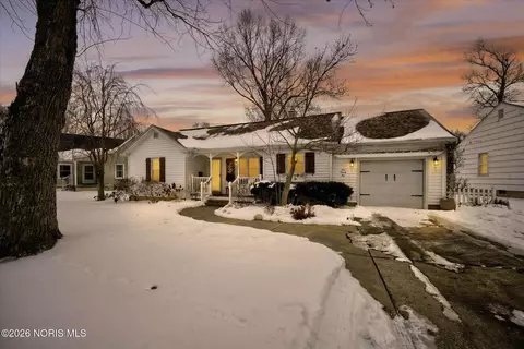126 Edgerton Dr, Waterville, OH 43566