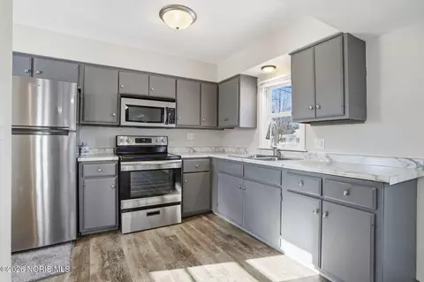 Kitchen - 239 Edith Ave, Findlay, OH 45840 photo 1 of 3