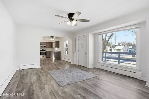 Living - 239 Edith Ave, Findlay, OH 45840 photo 3 of 5