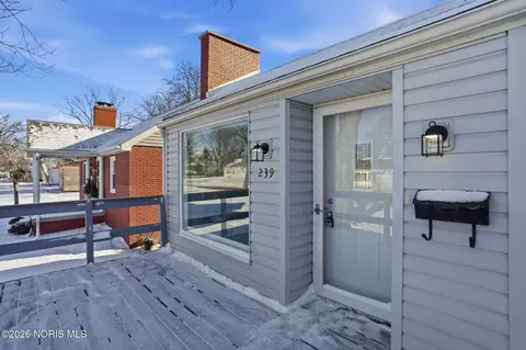 Exterior - 239 Edith Ave, Findlay, OH 45840 photo 3 of 6